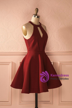 Sexy A-Line Halter Open-Back Burgundy Short Homecoming Dress With Pleats