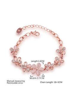 Rhinestone Detail Flower Chain Bracelet