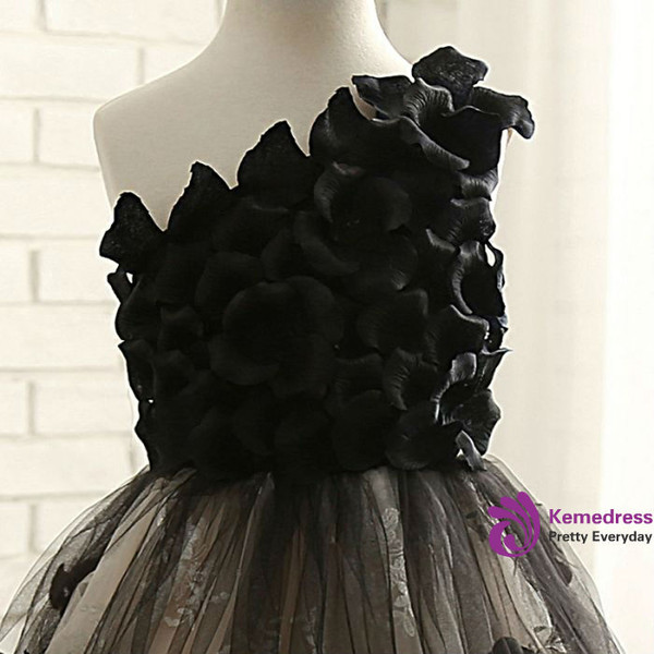 Fairy Tale 2017 Flower Girl Dresses Black Champagne Ball Gown One-Shoulder Sleeveless Flower Appliques