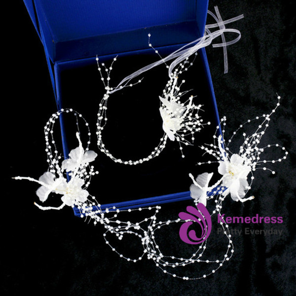 The bride wedding flower hair accessories simple sweet