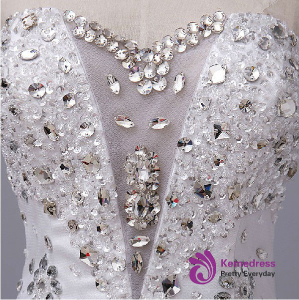 A Line Sweetheart Beading Wedding Dresses Long Train Lace Up Bridal Gowns