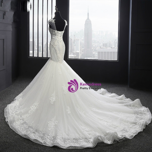 Glamorous Wedding Dresses Mermaid Wedding Dress Appliques Scoop Neck