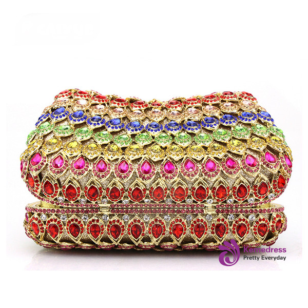 Hand holding dinner bag bag with fashion metal diamond