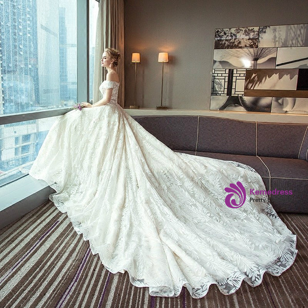 Fashion Ball Gown Off The Shoulder White Tulle Wedding Dress
