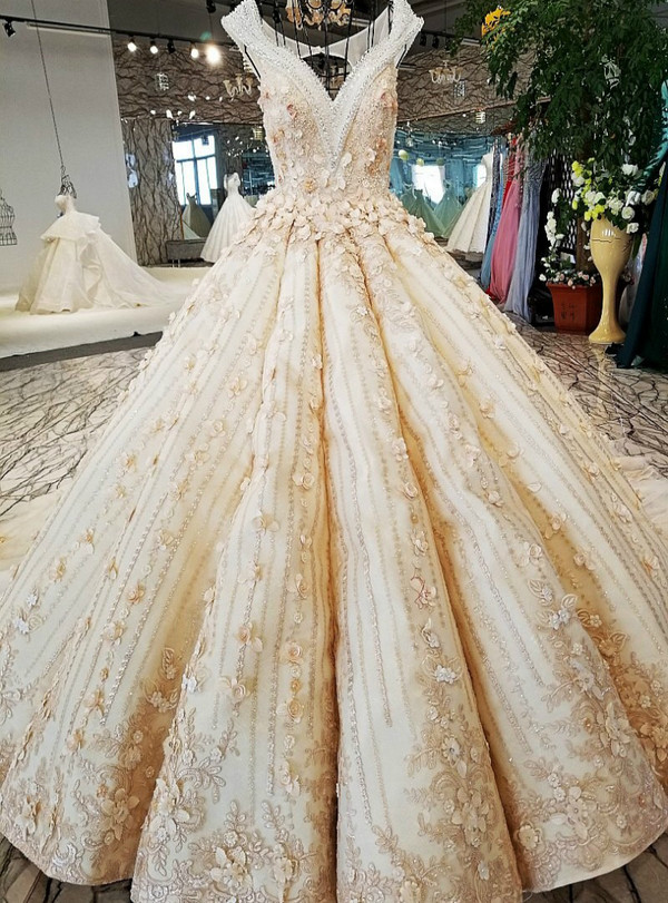 Luxury Ball Gown Champagne Backless Appliques Beading Haute Couture Wedding Dresses