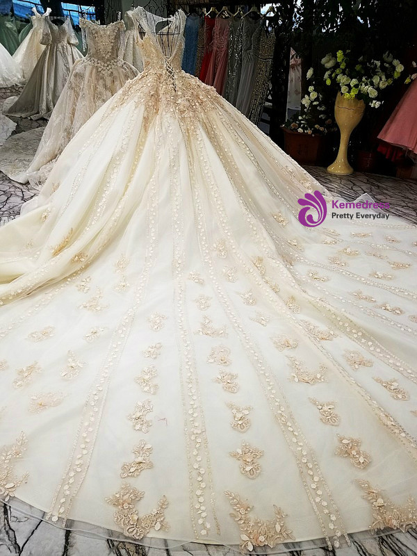 Luxury Ball Gown Champagne Backless Beading Flower Haute Couture Wedding Dresses