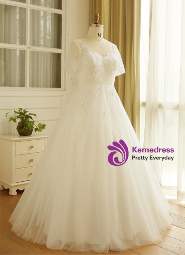 Plus Size A-Line V-neck White Tulle Short Sleeve Wedding Dress