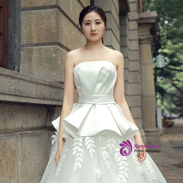 White Strapless Satin Tulle Backless Appliques Wedding Dress