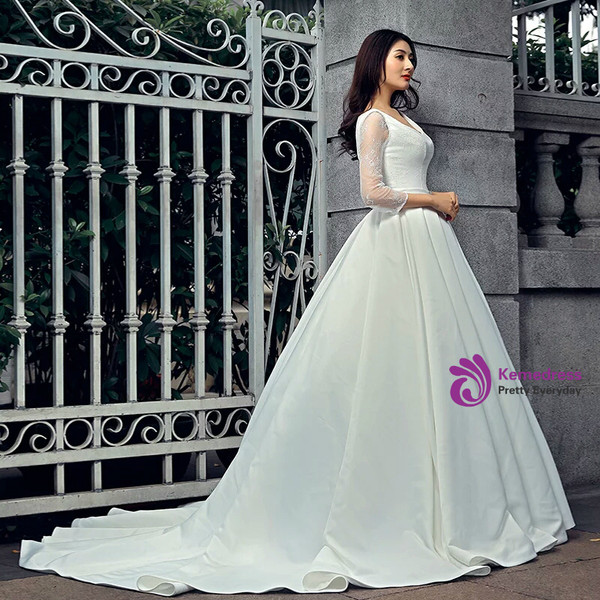White Satin V-neck Backless Lace Long Sleeve Wedding Dress