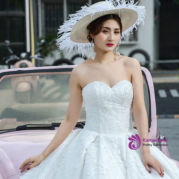 White Ball Gown Tulle Sweetheart Neck Backless Wedding Dress