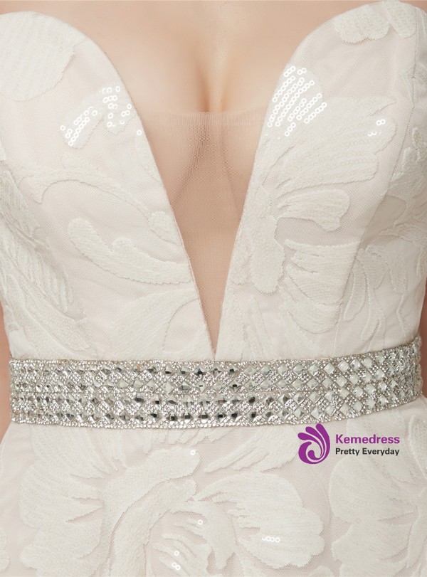 Champagne Lace Appliques Sweetheart Neck Backless Prom Dress