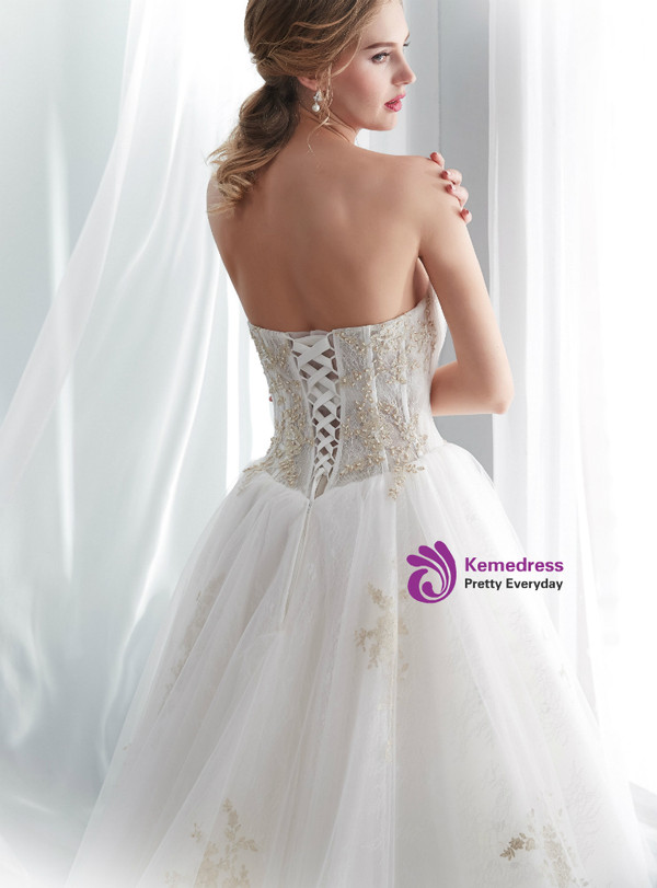 White Tulle Sweetheart Neck Backless Appliques Wedding Dress