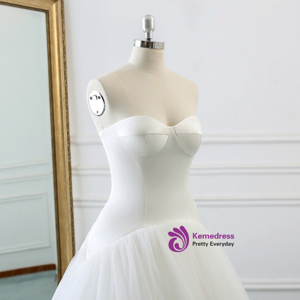 White Sweetheart Neck Tulle Satin With Long Train Wedding Dress