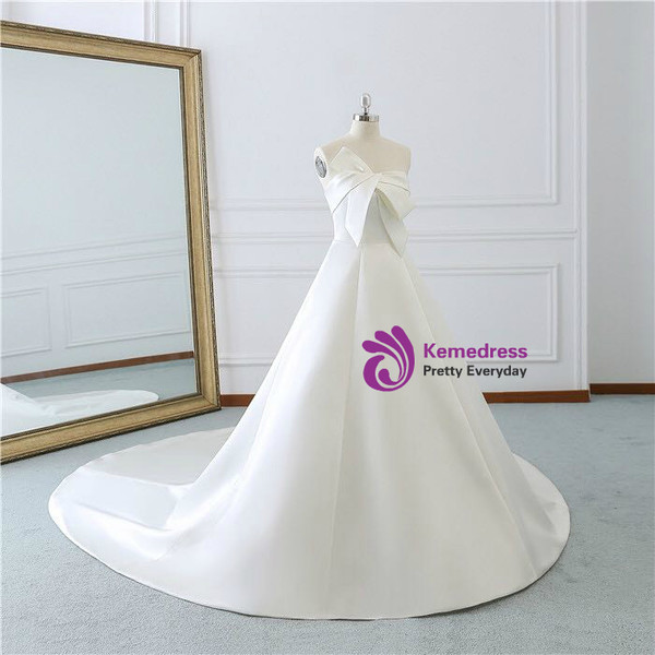 Ivory White Strapless Lotus Leaf Butterfly Satin Wedding Dress With Train