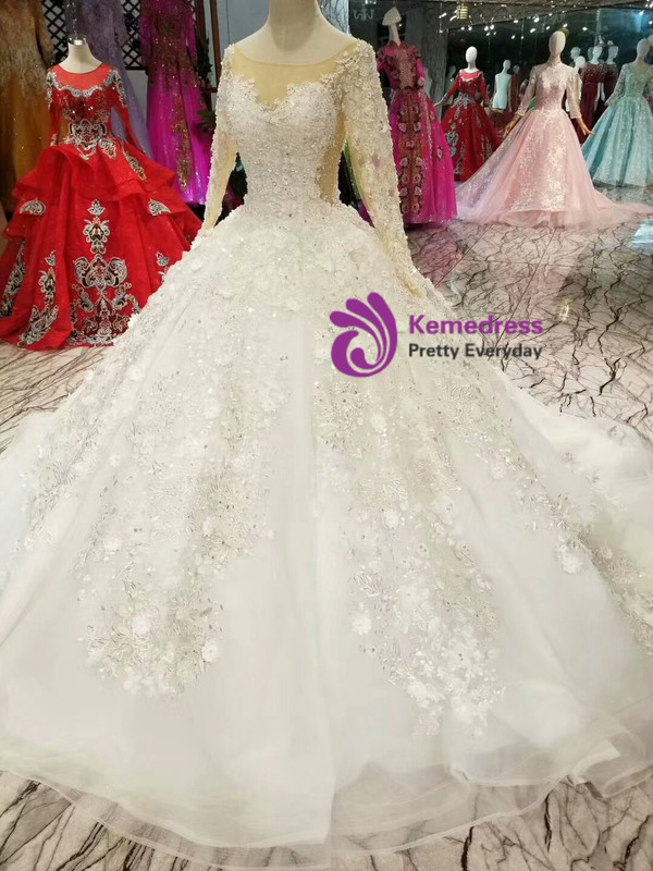 Light Champagne Tulle Appliques Long Sleeve Wedding Dress With Beading