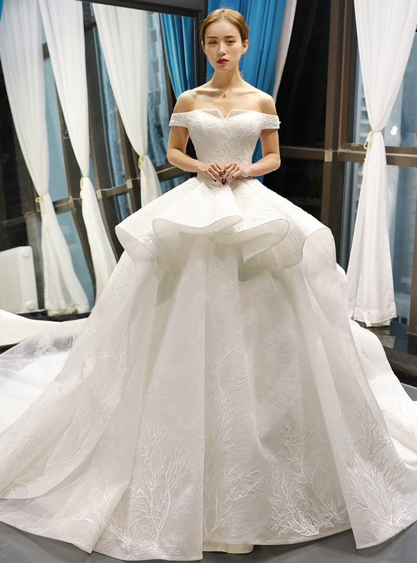 White Ball Gown Lace Off the Shoulder Appliques Princess Wedding Dress With Train