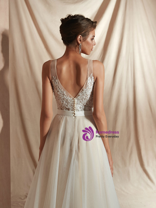 A-Line Ivory Tulle V-neck Backless Appliques Wedding Dress