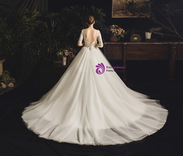 Elegant White Bateau Tulle Lace Appliques Long Sleeve Backless Wedding Dress
