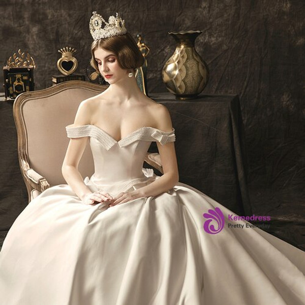 Brilliant White Ball Gown Satin Off The Shoulder Backless Wedding Dress With Pearls
