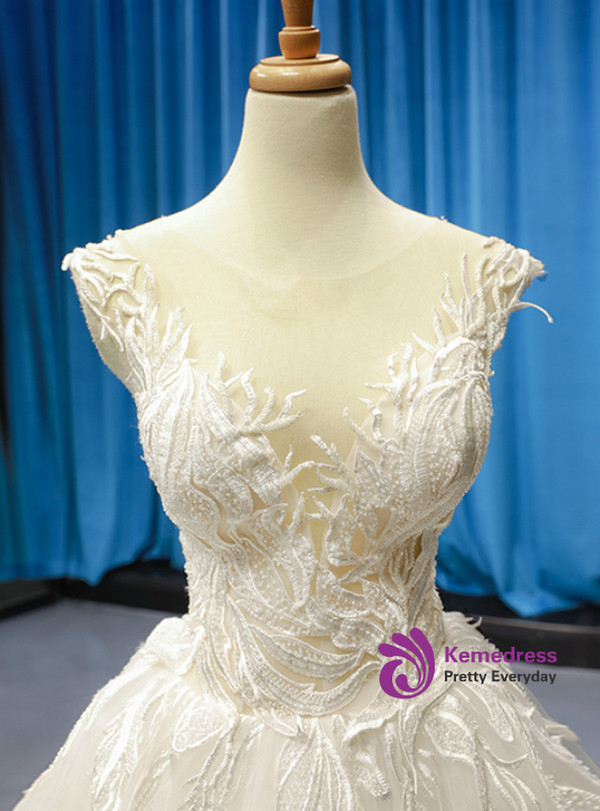 Glamorous White Ball Gown Tulle Appliques Bateau Backless Wedding Dress