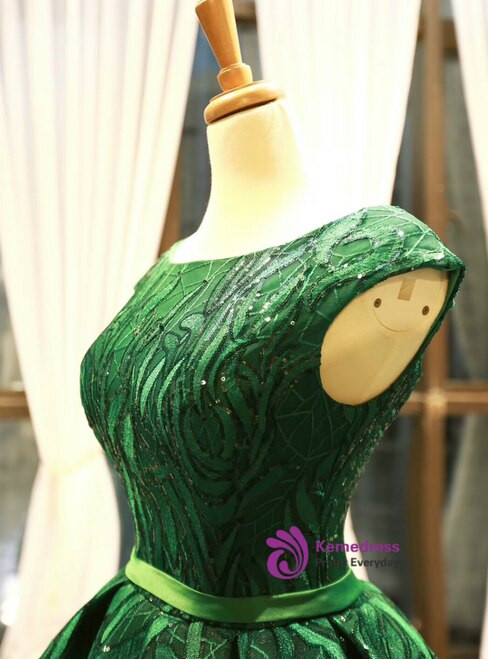 Modest Green Ball Gown Lace Sequins Backless Cap Sleeve Long Prom Dress