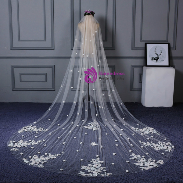 In Stock:Ship in 48 Hours Pretty Lace White Yarn Flower Wedding Veils