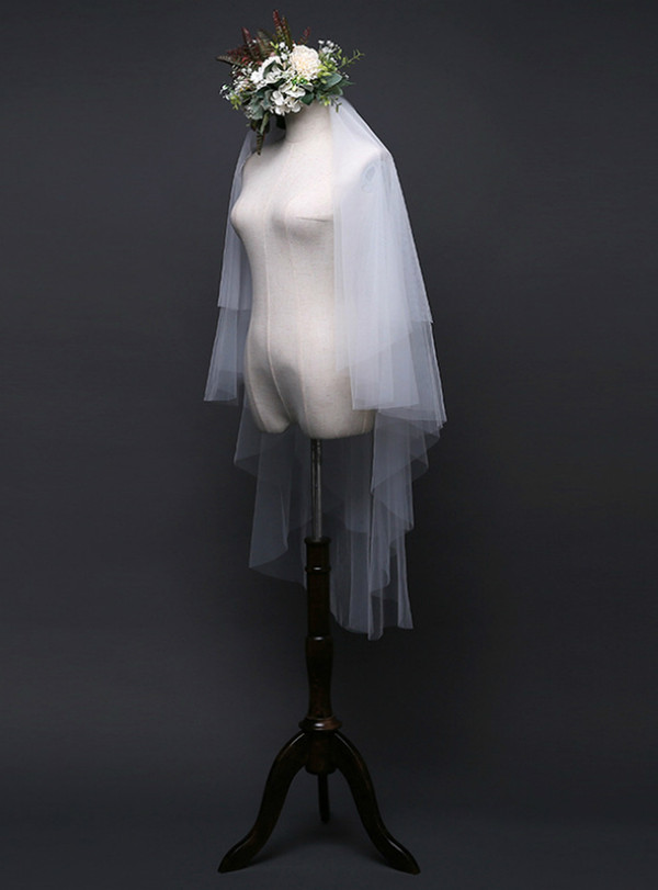 In Stock:Ship in 48 Hours White Tulle Short Bride with Four-Layer Set Yarn