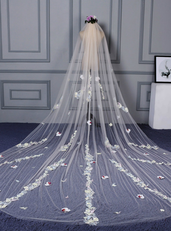 In Stock:Ship in 48 Hours Fashion Champagne Tulle Flower Wedding Veil
