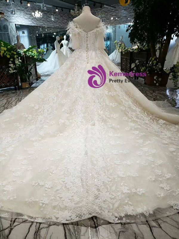 Brilliant Champagne Ball Gown Tulle Lace Appliques Off the Shoulder Wedding Dress With Feather 2020