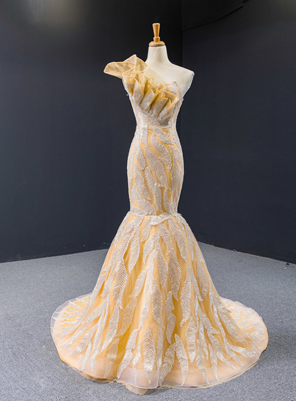 Sexy Gold Mermaid Tulle Sequins One Shoulder Sleeveless Prom Dress 2020