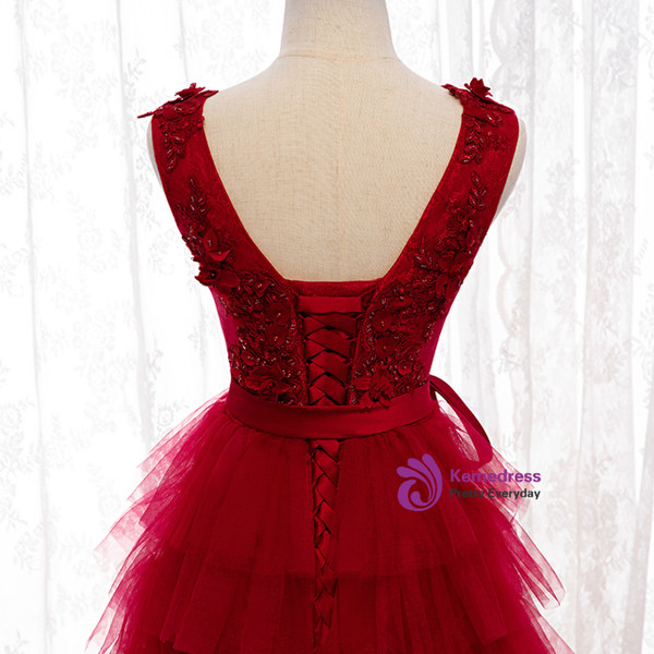 Wear a Classic Chic Burgundy Tulle Tiers Sleeveless Appliques Beading Long Prom Dress 2020