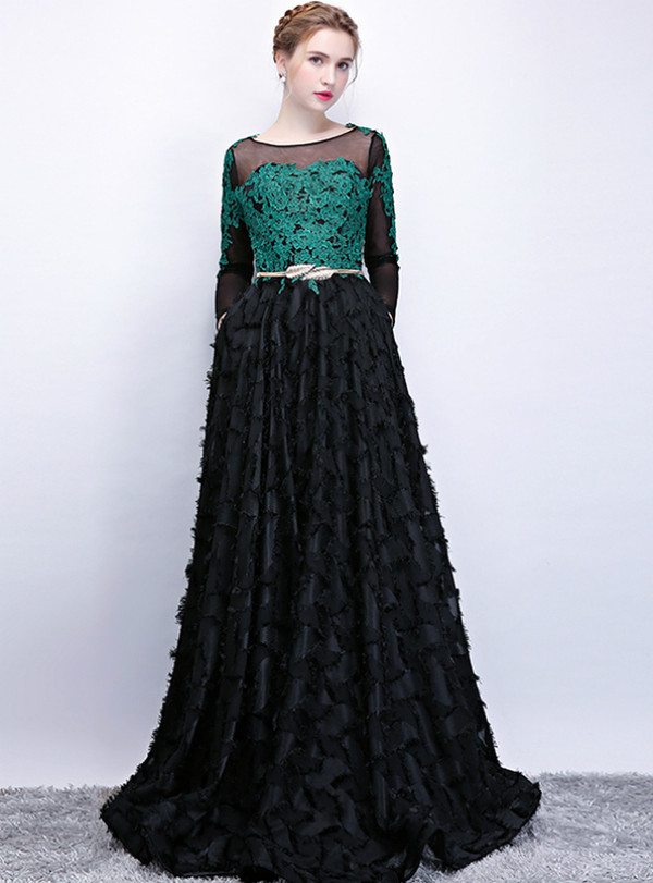 In Stock:Ship in 48 Hours Black Long Sleeve Green Lace Appliques Prom Dress With Pocket