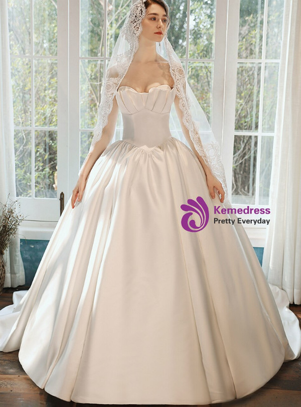 Exquisite White Satin Strapless Pleats Sleeveless Wedding Dress