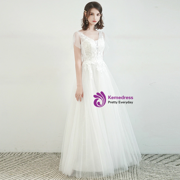Chic White Tulle Appliques V-neck Covering Arm Sleeveless Wedding Dress