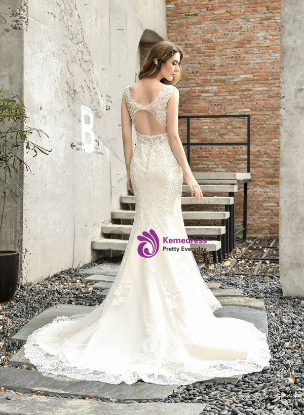 Flattering Champagne Mermaid Tulle Lace Appliques V-neck Backless Wedding Dress