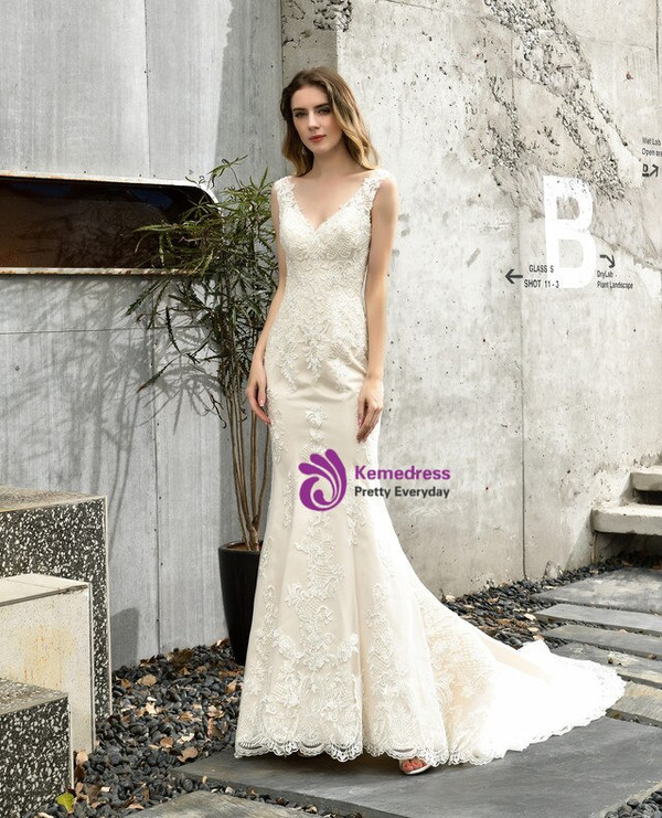 Flattering Champagne Mermaid Tulle Lace Appliques V-neck Backless Wedding Dress