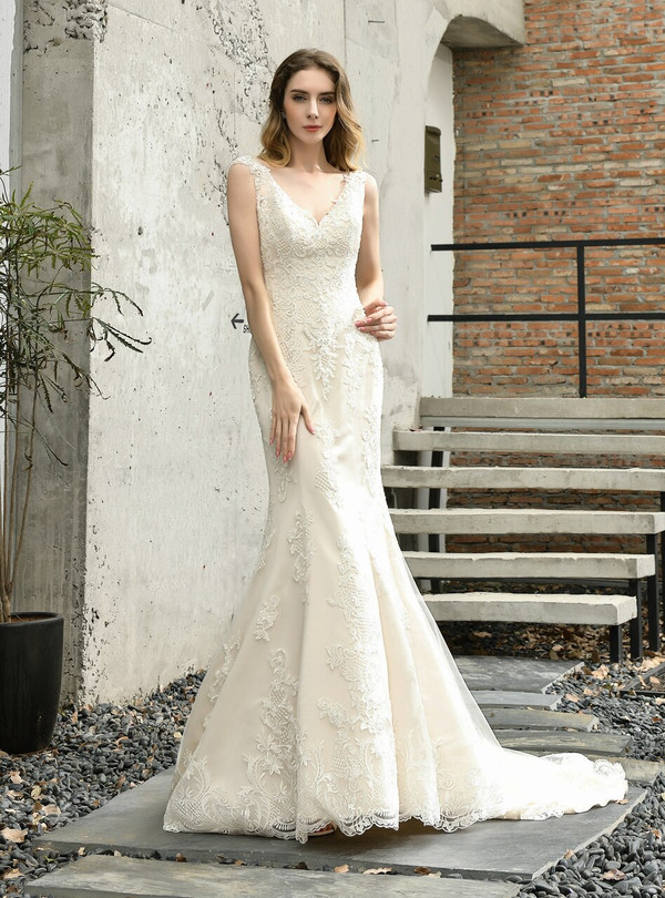 Flattering Champagne Mermaid Tulle Lace Appliques V-neck Backless Wedding Dress