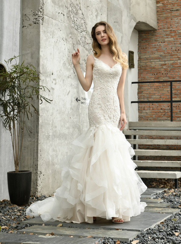 Sexy Ivory Mermaid Tulle Lace Appliques V-neck Wedding Dress