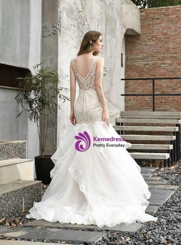 Plain Chamapgne Tulle Lace Appliques V-neck Beading Wedding Dress