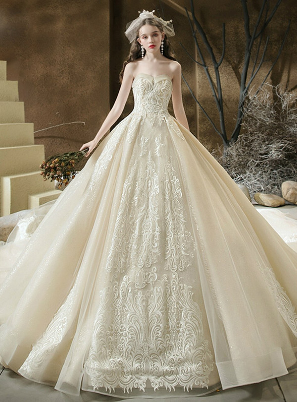 Attractive Tulle Sequins Sweetheart Sleeveless Lace Appliques Beading Wedding Dress