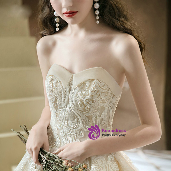 Attractive Tulle Sequins Sweetheart Sleeveless Lace Appliques Beading Wedding Dress