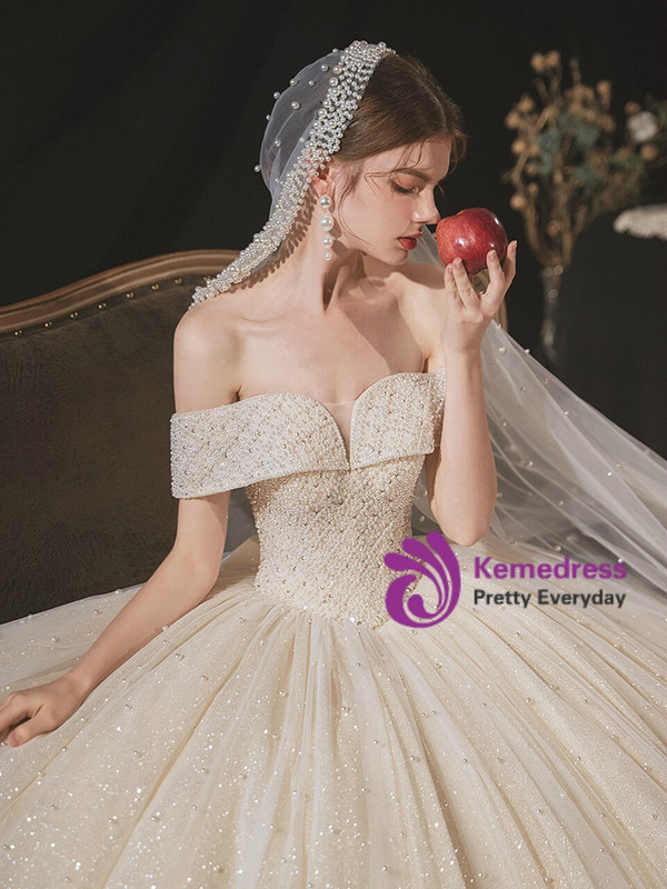 Popular Champagne Tulle Sequins Beading Pearls Wedding Dress With Train