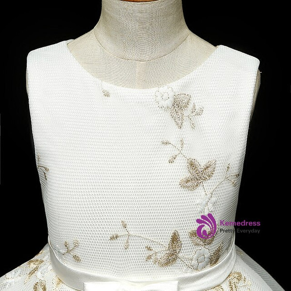 Elegance White Tulle Embrodiery Knee Length Flower Girl Dress