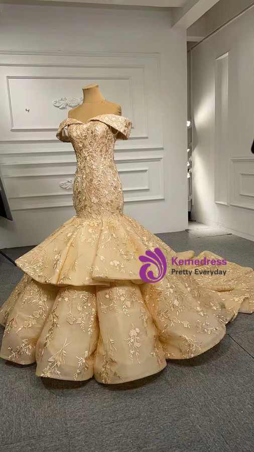 Champagne Mermaid Appliques Prom Dress With Train