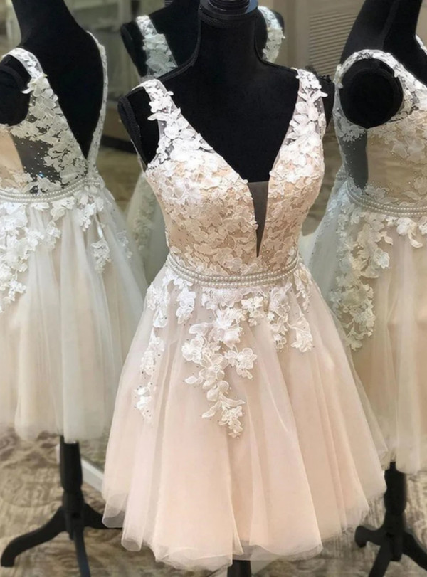 V-neck Tulle Appliques Beading Homecoming Dress