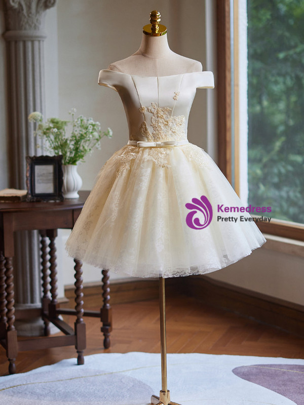 Champagne Tulle Appliques Homecoming Dress