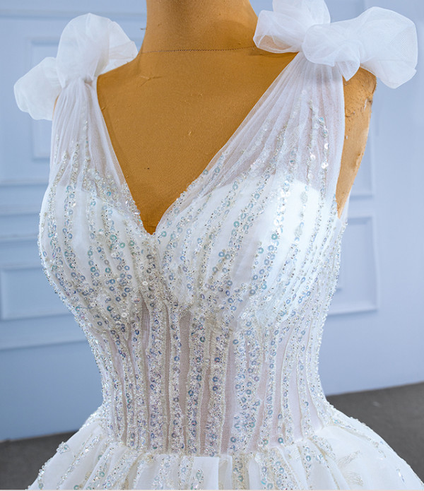White Tulle V-neck Sequins Wedding Dress