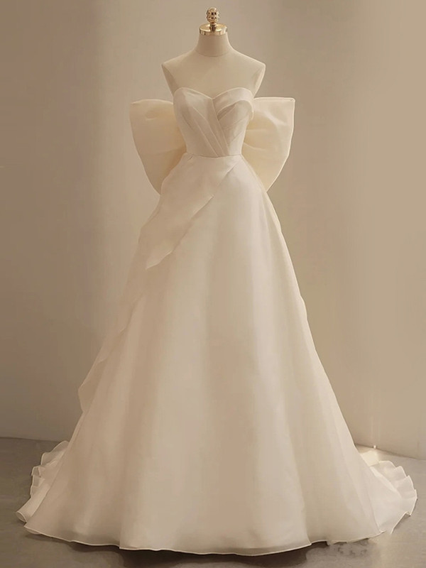 Ivory Tulle Strapless Bow Wedding Dress