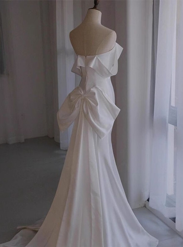White Mermaid Bow Satin Strapless Wedding Dress