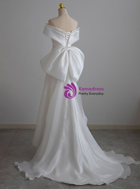White Off the Shoulder Pleats Bow Wedding Dress